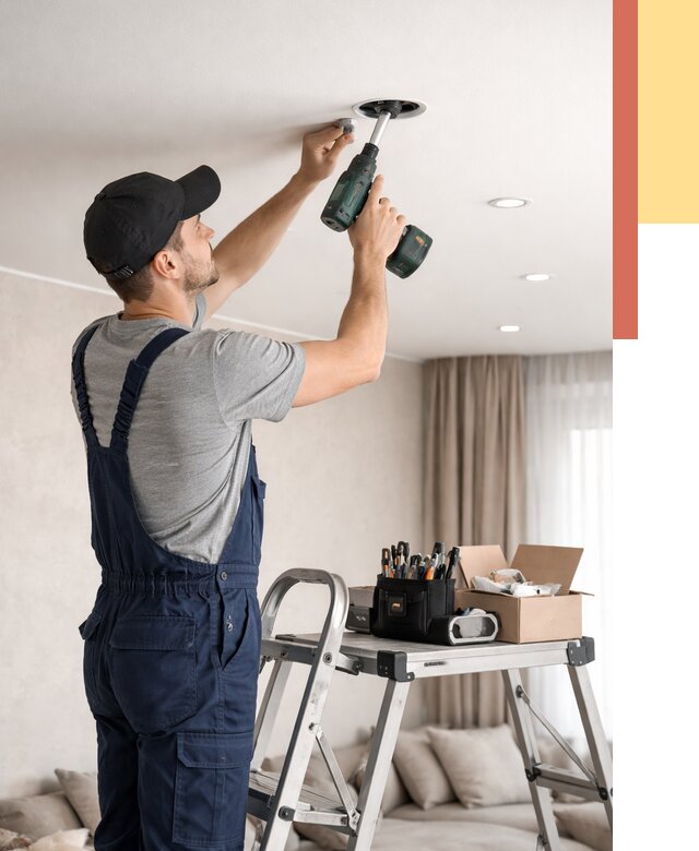 Установка и монтаж точечных светильников в натяжной потолок в Мурманске от 1851 руб. | ОТДЕЛОЧНИК-Мрм